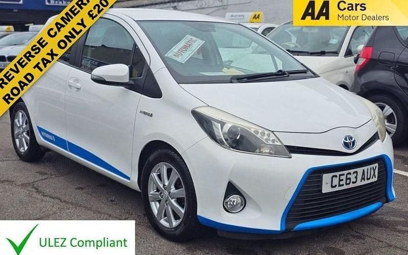 Used 2012 Toyota Yaris Hybrid T4 Hatchback | £8,495 (Expensive) - Image 1/3