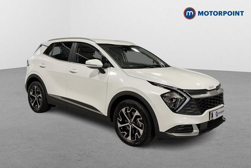 White Used 2024 Kia Sportage 2 SUV | £25,849 (Good price) - Image 1/4