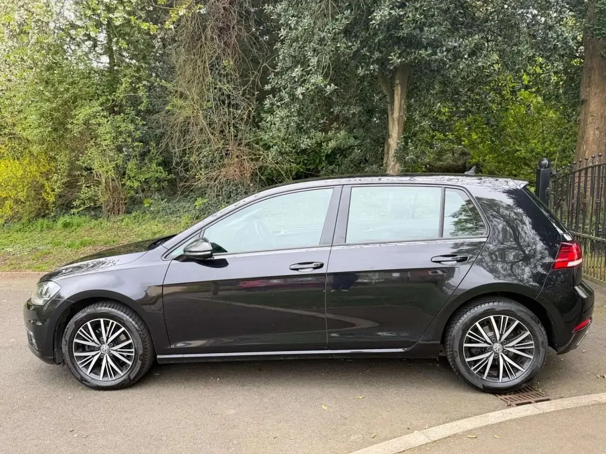 Used VW Golf VII SE 150 HP (110 kW) 2019 Black Hatchback