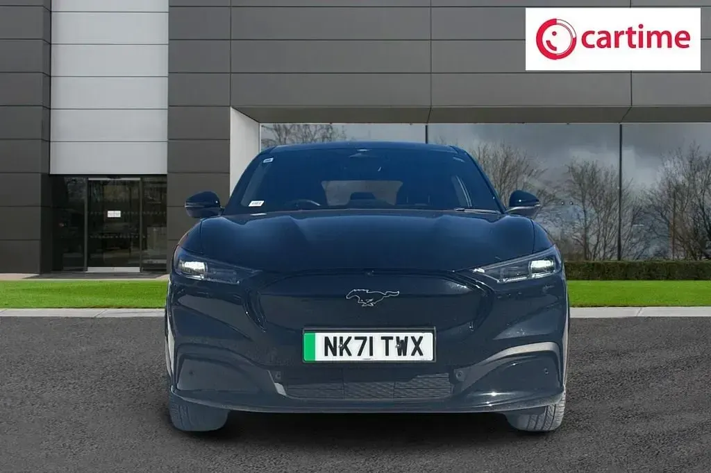 Begagnad Ford Mustang Extended Range 351 HK (258 kW) 2022 Svart Halvkombi