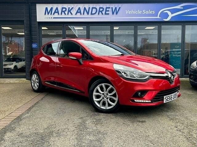 Used Renault Clio IV Dynamique 2017 Red Hatchback