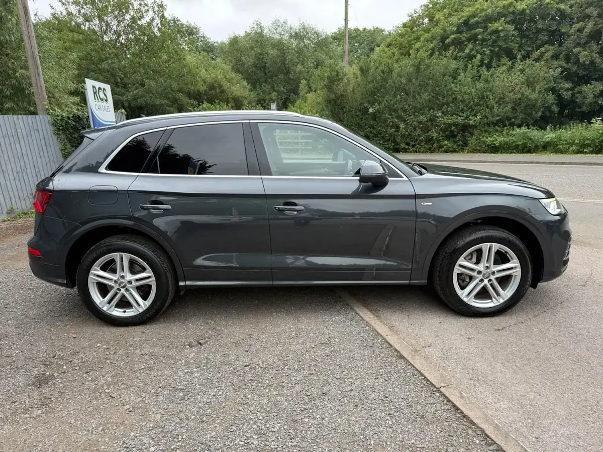 Used Audi Q5 S-Line 190 HP (139 kW) 2018 Grey SUV