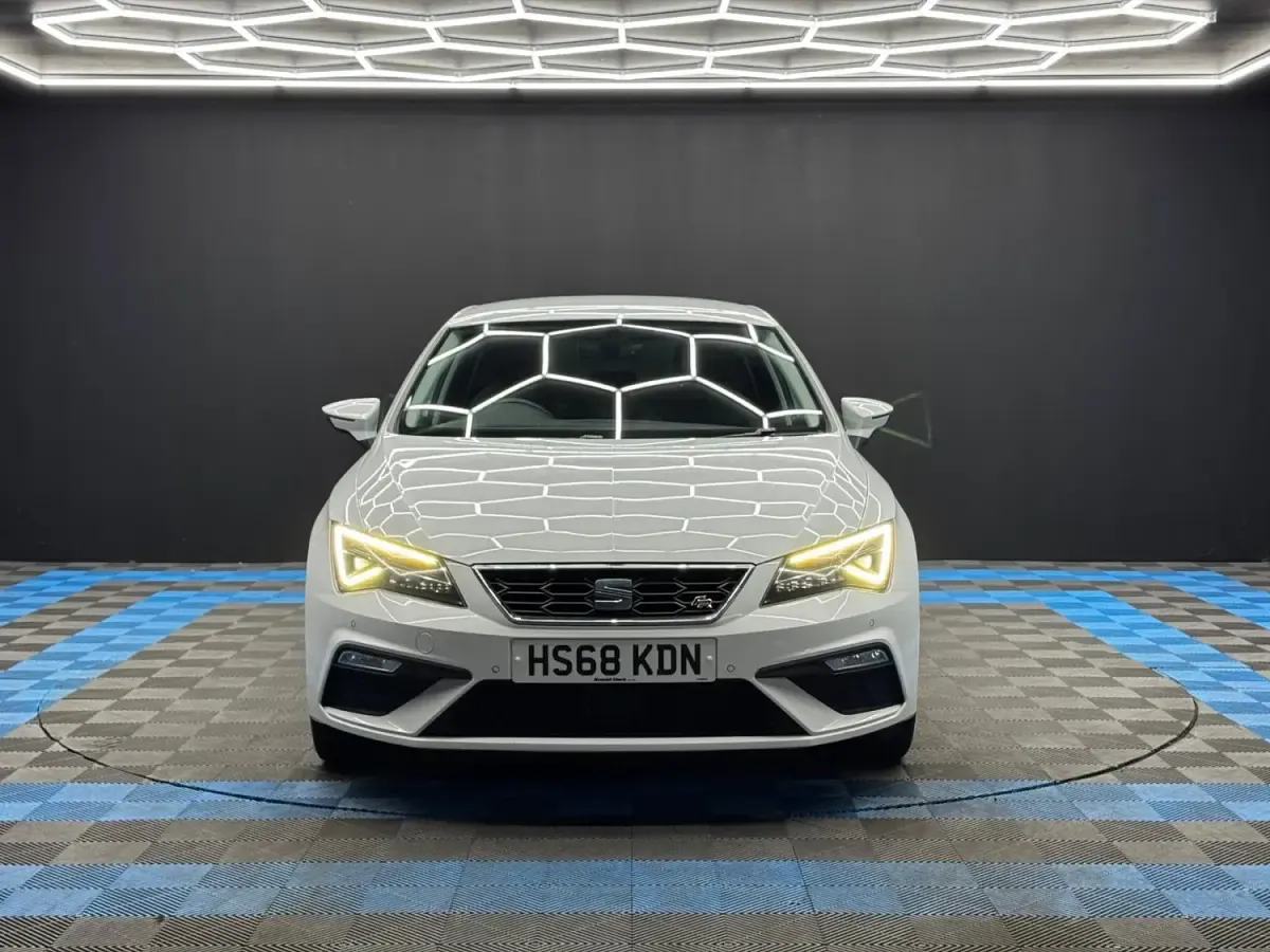 Second-hand Seat Leon FR 2019 Alb Hatchback
