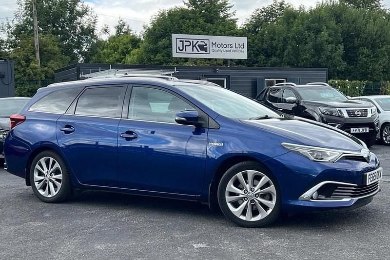 Used 2015 Toyota Auris Touring Sports Estate | £9,995 (Fair price) - Image 1/1