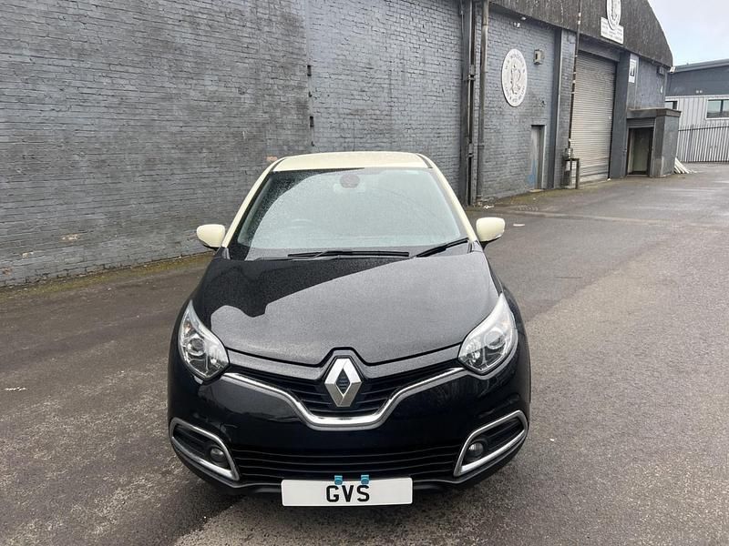 Usado Renault Captur Dynamique 90 HP (66 kW) 2017 Preto SUV
