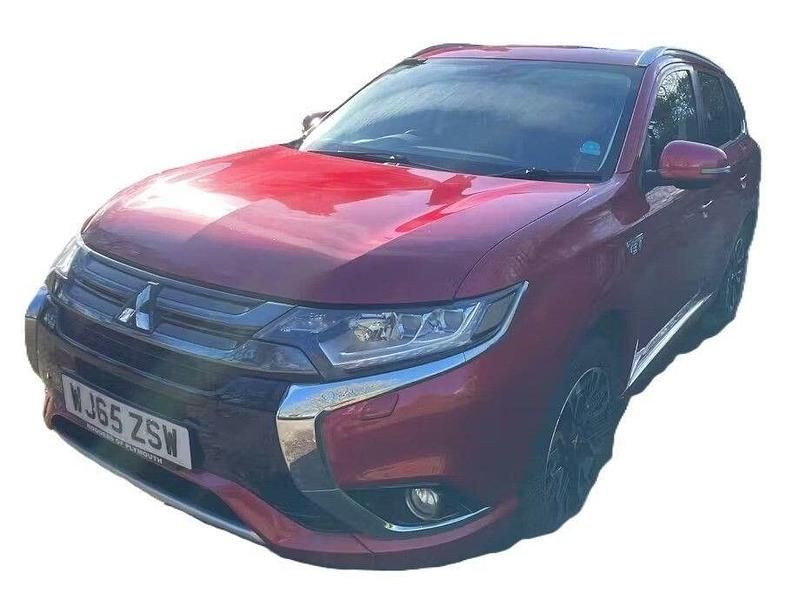 Used Mitsubishi Outlander P-HEV 200 HP (147 kW) 2015 Red SUV