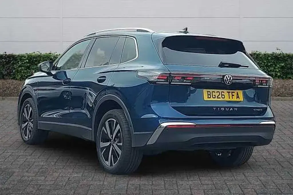 New VW Tiguan Elegance 204 HP (150 kW) 2026 Nightshade blue SUV