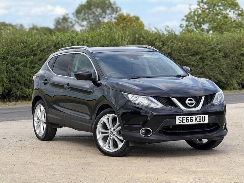 Black Used 2017 Nissan Qashqai S SUV | £7,799 (Fair price) - Image 1/4