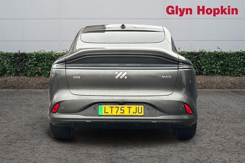 New MG IM6 553 kW (752 HP) 2025 Silver SUV