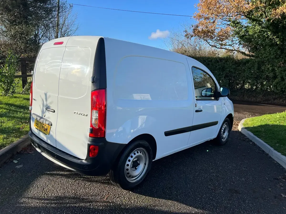 Used Mercedes Citan 109 94 HP (69 kW) 2021 White MPV