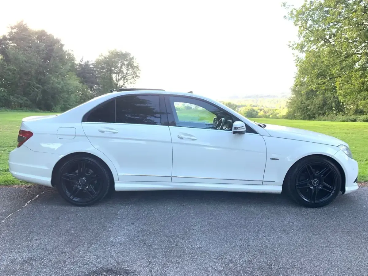 Used Mercedes C250 2011 White Sedan