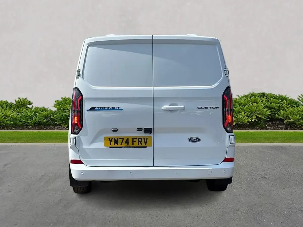Used Ford E-Transit Limited 100 kW (136 HP) 2024 White Van