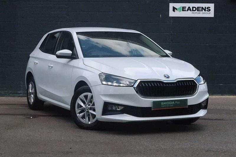 Moon white metallic Used 2023 Skoda Fabia Comfort Hatchback | £13,295 (Good price) - Image 1/4