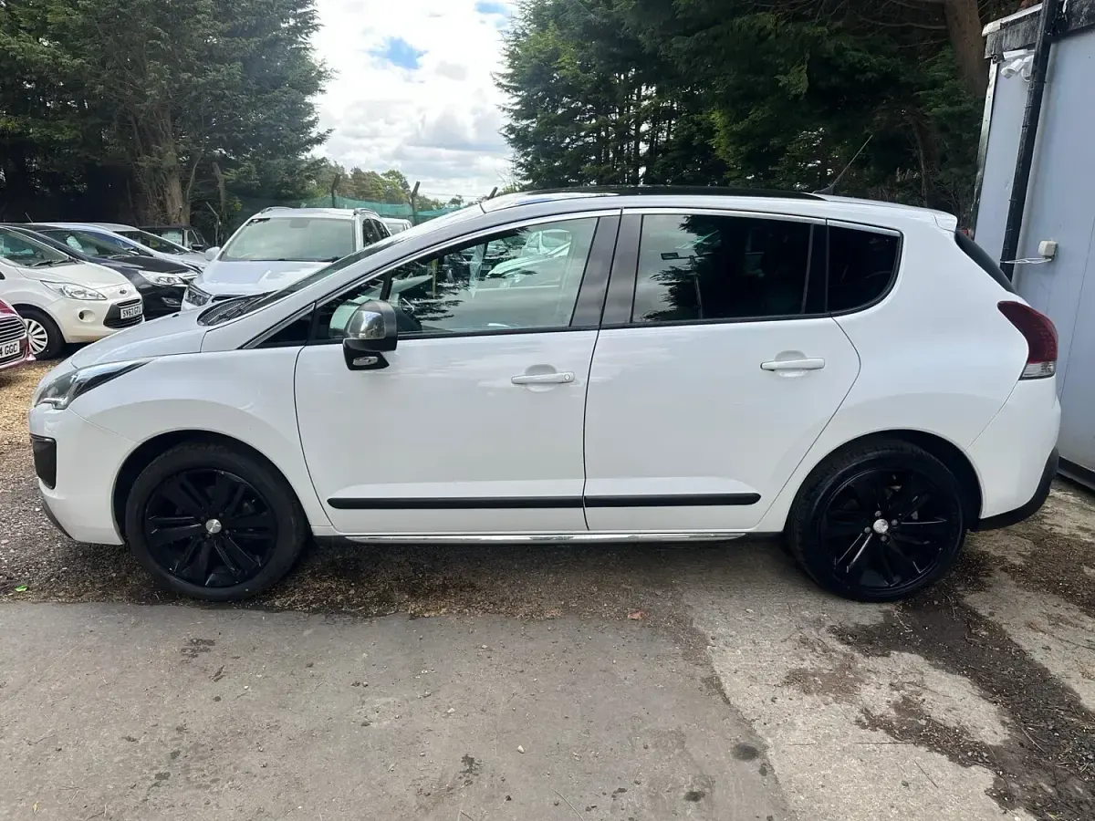 Used Peugeot 3008 Allure 2016 White Hatchback