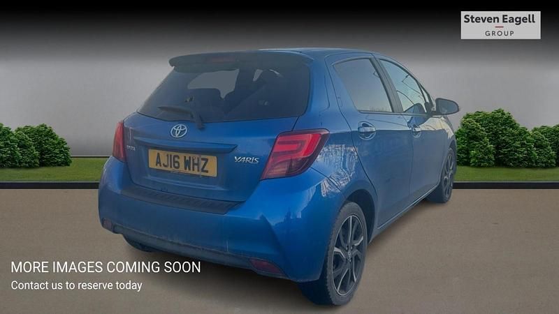 Used Toyota Yaris Design 2016 Blue Hatchback