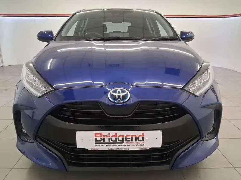 Used Toyota Yaris Design 116 HP (85 kW) 2022 Blue Hatchback