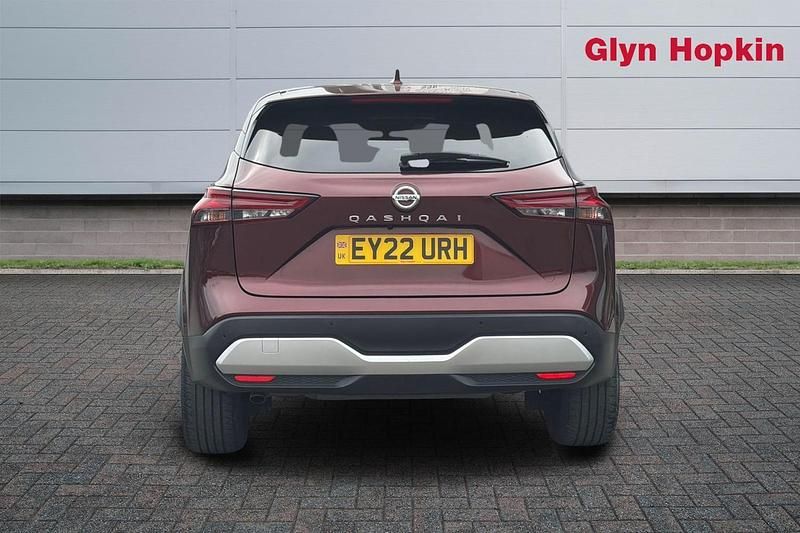 Used Nissan Qashqai N-Connecta 2022 Red SUV