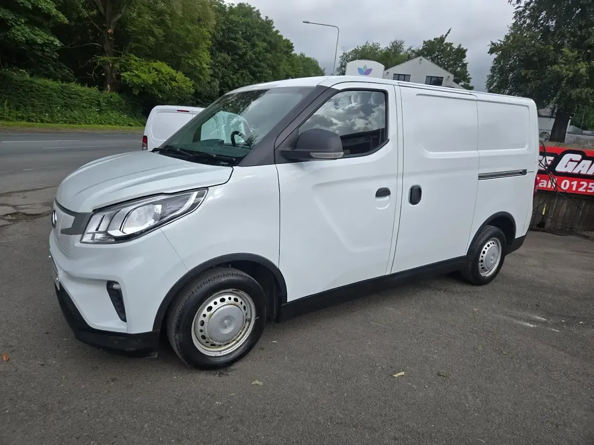 Used Maxus eDeliver 3 89 kW (122 HP) 2022 White Van