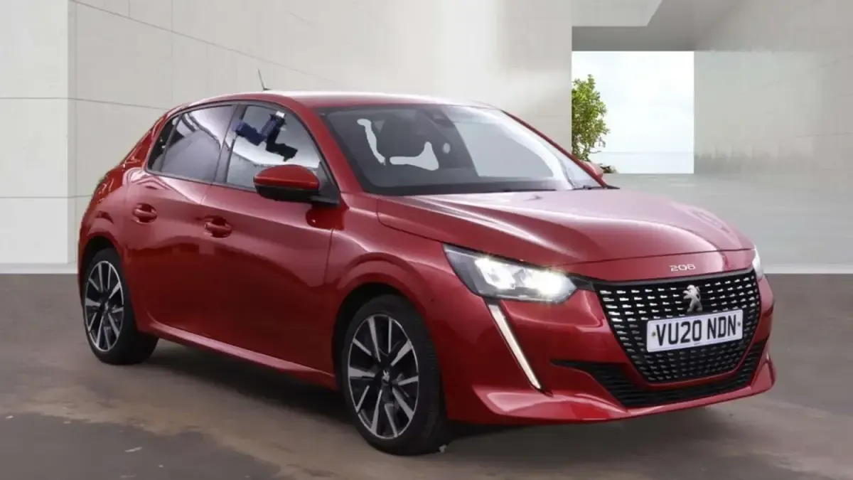 Second-hand Peugeot 208 Allure 75 CP (55 kW) 2020 Roșu Hatchback