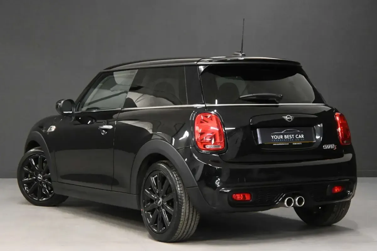 Używany Mini Cooper S Classic 2020 Czarny Hatchback