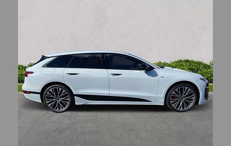 New Audi e-tron Performance 269 kW (367 HP) 2025 White SUV