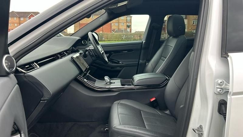 Used Land Rover Range Rover evoque HSE Dynamic 269 HP (197 kW) 2025 Premium metallic  ostuni pearl white SUV