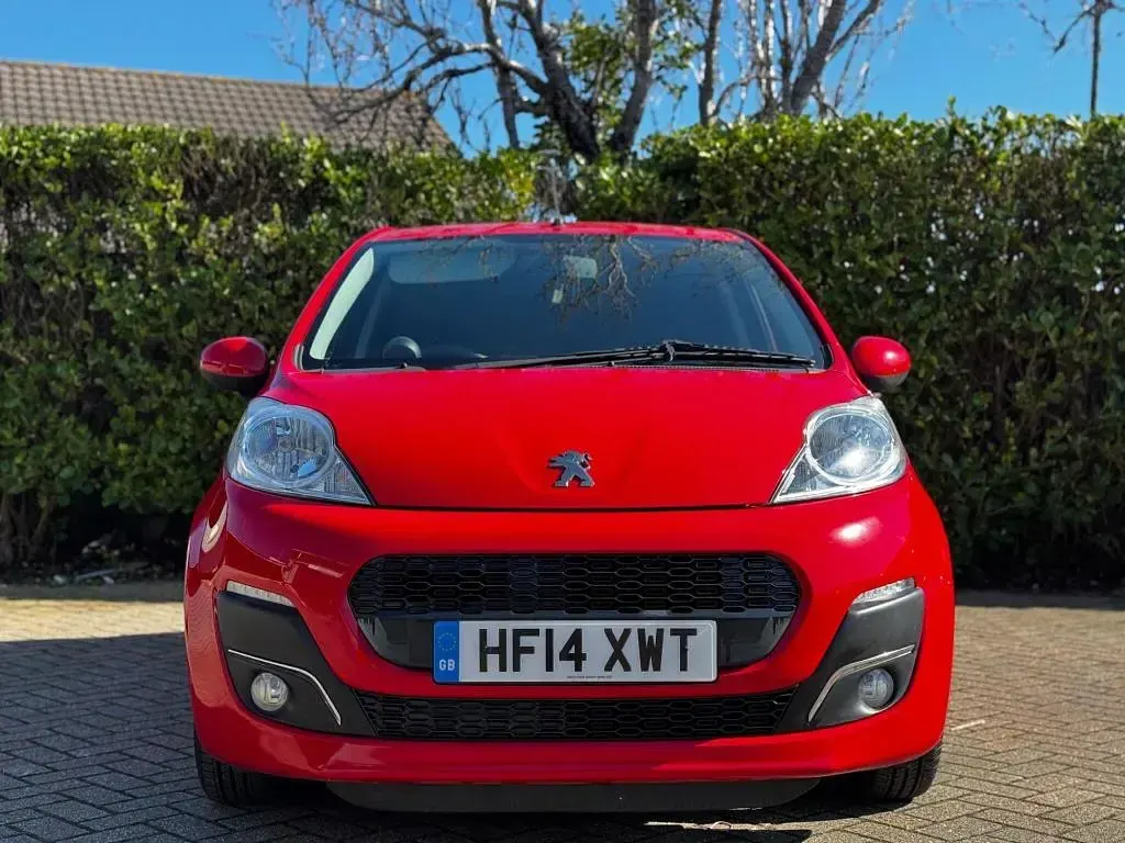Used Peugeot 107 Allure 68 HP (50 kW) 2014 Red Hatchback