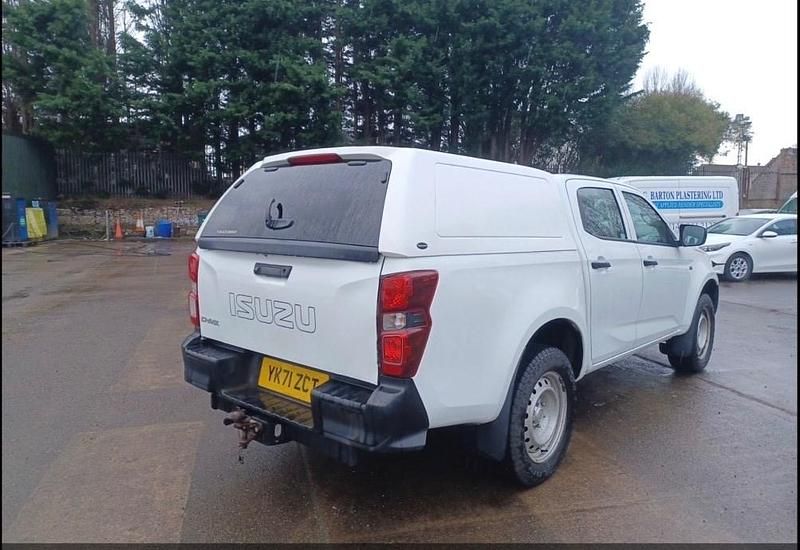 Used Isuzu D-Max 164 HP (120 kW) 2021 White Pickup