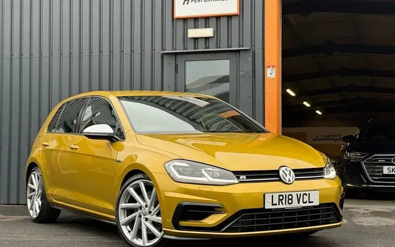Used VW Golf VII R 310 HP (228 kW) 2018 Hatchback