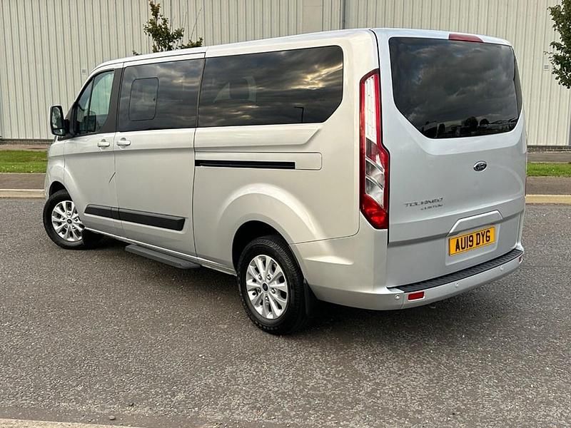 Used Ford Tourneo Zetec 130 HP (95 kW) 2019 Silver MPV