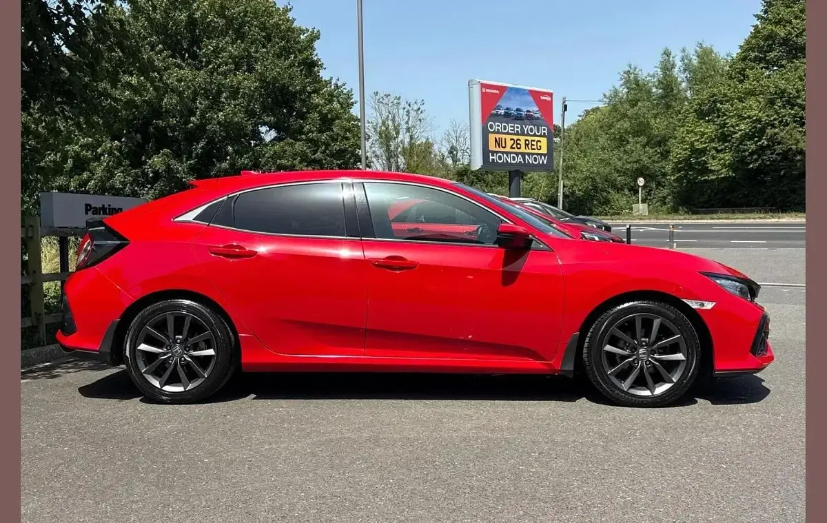 Used Honda Civic SR 126 HP (92 kW) 2020 Red Hatchback