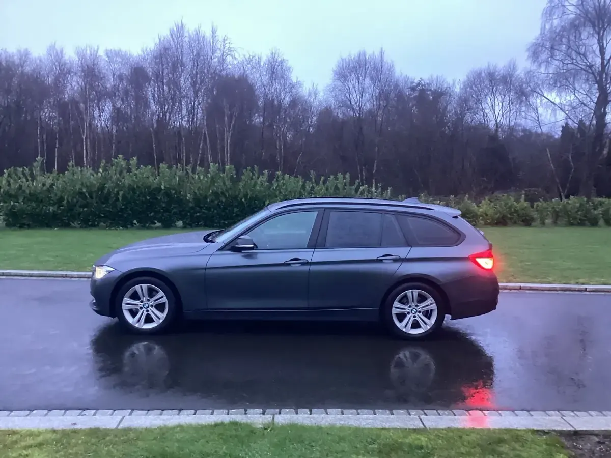 Usado BMW 316 Sport Line 116 CV (85 kW) 2018 Gris Familiar