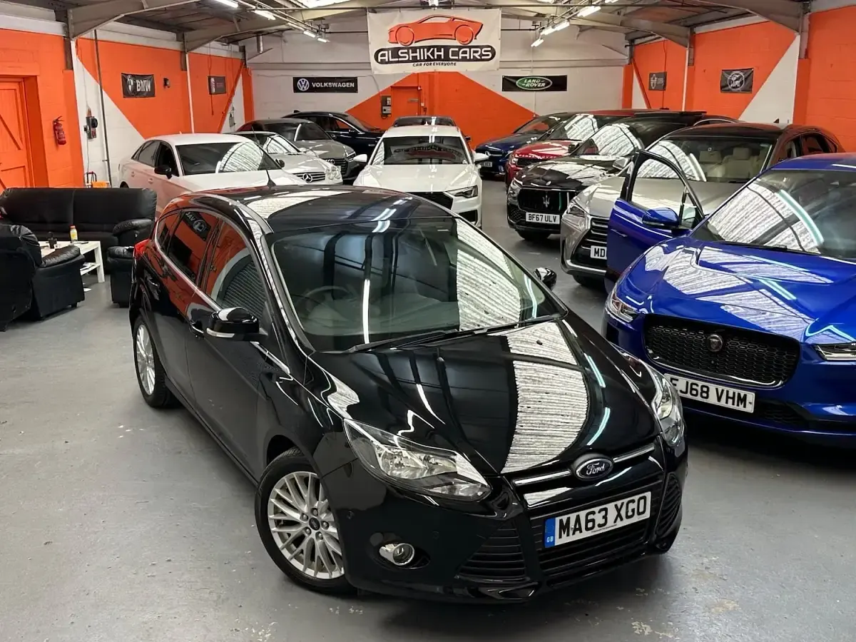 Used Ford Focus Zetec 115 HP (84 kW) 2013 Black Hatchback