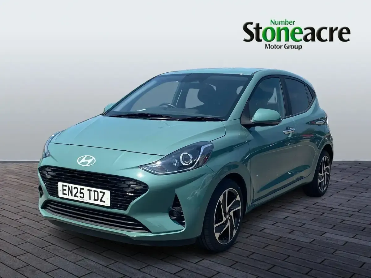 Used Hyundai i10 Premium 79 HP (58 kW) 2025 Green Hatchback