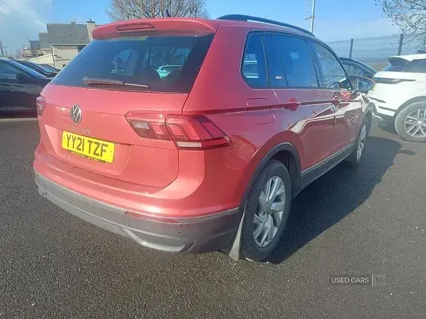 Usado VW Tiguan Life 150 HP (110 kW) 2021 Vermelho SUV