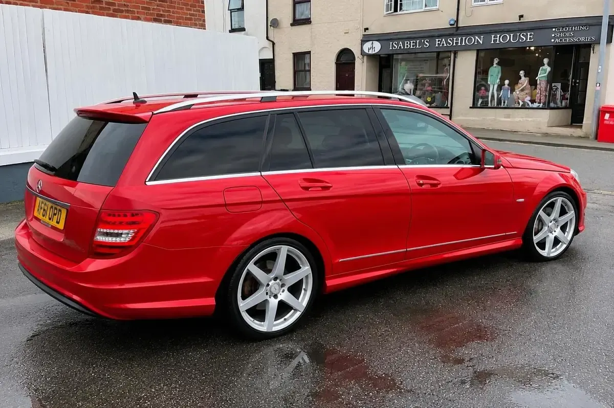 Used Mercedes C250 Sport Edition 200 HP (147 kW) 2011 Red Estate