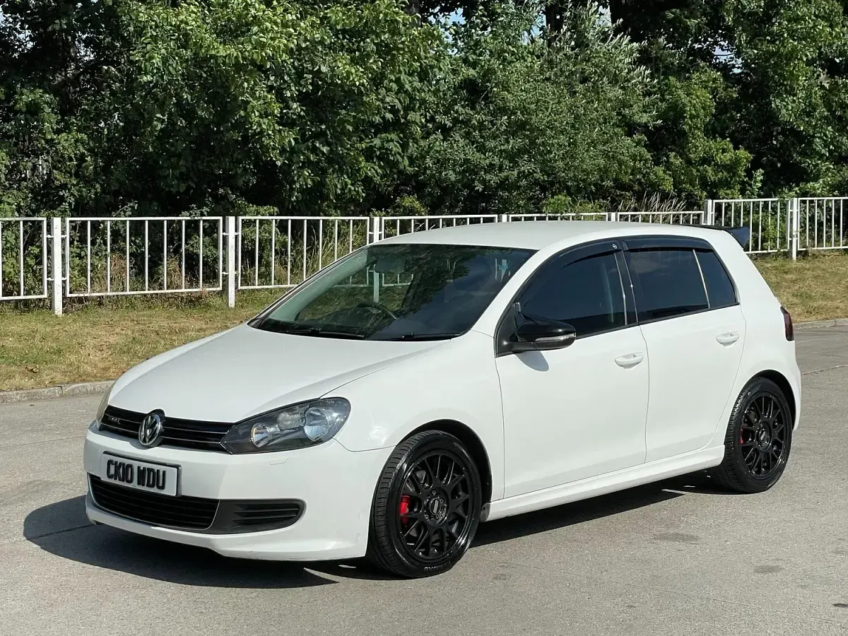 Used VW Golf VI 105 HP (77 kW) 2010 White Hatchback