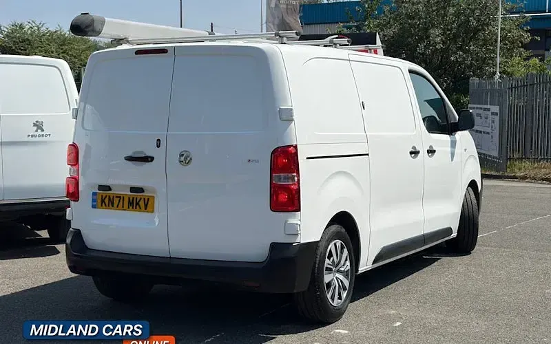 Used Vauxhall Vivaro 101 HP (74 kW) 2022 MPV
