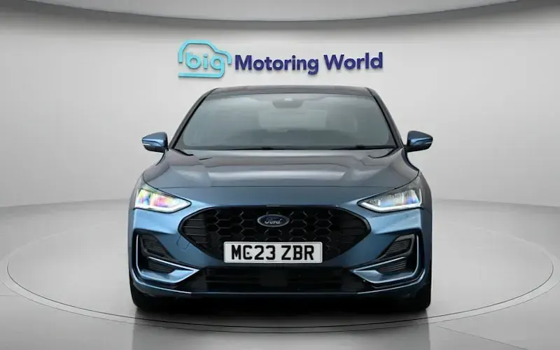Used Ford Focus ST-Line 125 HP (91 kW) 2023 Blue Hatchback