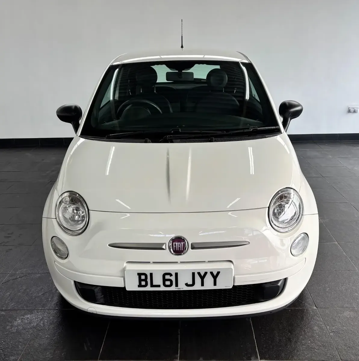 Used Fiat 500 85 HP (62 kW) 2012 White Hatchback