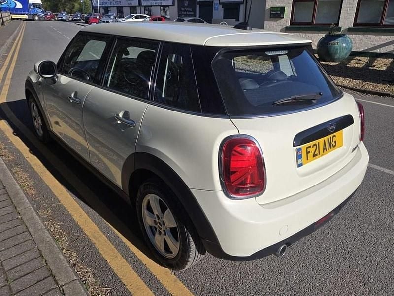 Used Mini Cooper Classic 136 HP (100 kW) 2019 White Hatchback