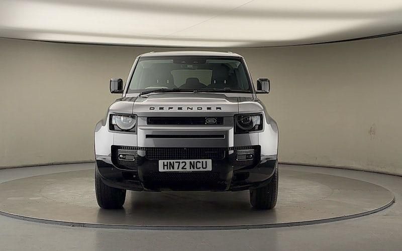 Used Land Rover Defender SE Dynamic 249 HP (183 kW) 2025 Estate