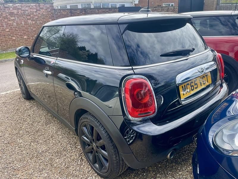 Usado Mini Cooper D Hatch 2015 Preto Citadino