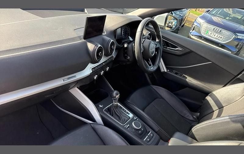 Used Audi Q2 S-Line 190 HP (139 kW) 2019 Ibis white  SUV