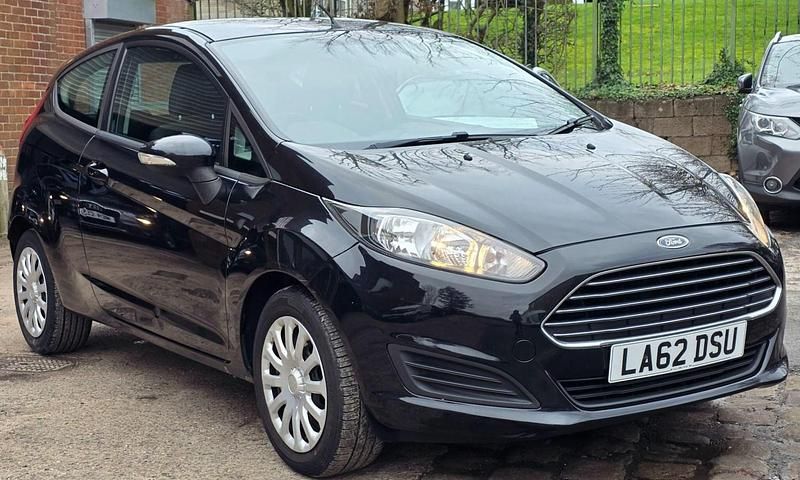 Used Ford Fiesta Style 82 HP (60 kW) 2013 Black Hatchback