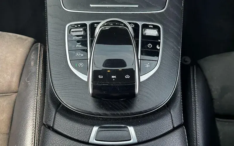 Usado Mercedes E220 AMG line 194 HP (142 kW) 2019 Coupé