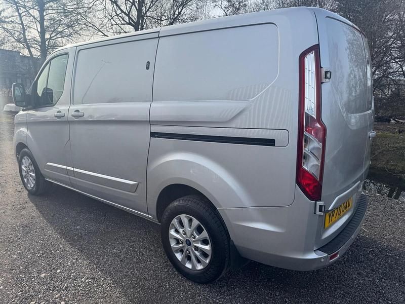 Used Ford Transit Custom Limited 130 HP (95 kW) 2020 Silver Van