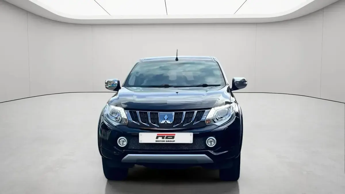 Used Mitsubishi L200 181 HP (133 kW) 2019 Black Pickup
