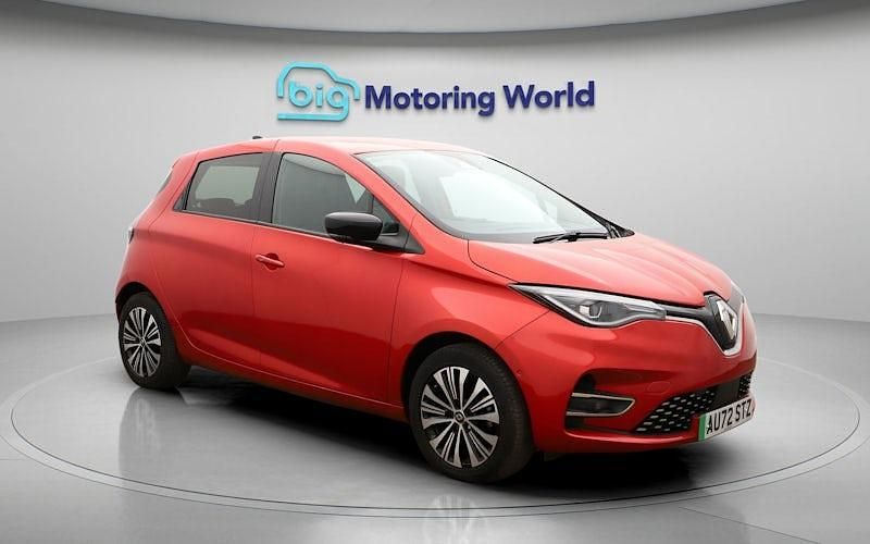 Used Renault Zoe Techno 100 kW (136 HP) 2023 Red Hatchback