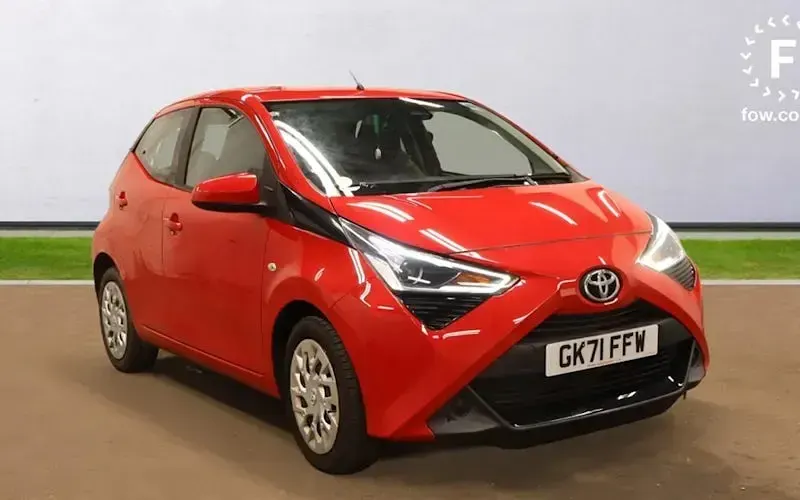 Used Toyota Aygo X-play 72 HP (52 kW) 2021 Hatchback